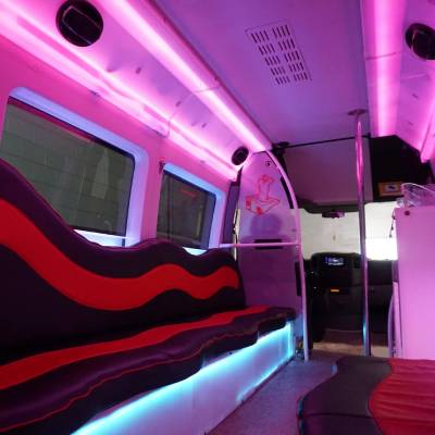 MiniDiscoBus Negro en Barcelona | Todo Limusinas Barcelona | Alquiler Limusinas MiniDiscoBus Negro en Barcelona | Todo Limusinas Barcelona | Alquiler Limusinas