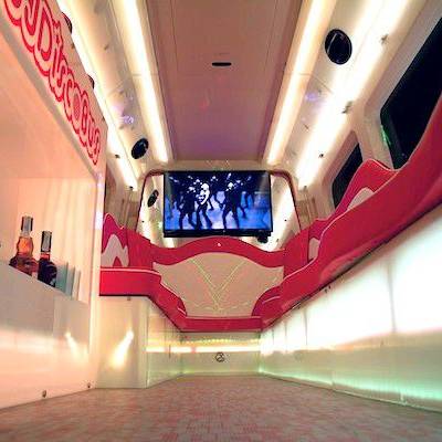MiniDiscoBus Rosa en Barcelona | Todo Limusinas Barcelona | Alquiler Limusinas MiniDiscoBus Rosa en Barcelona | Todo Limusinas Barcelona | Alquiler Limusinas